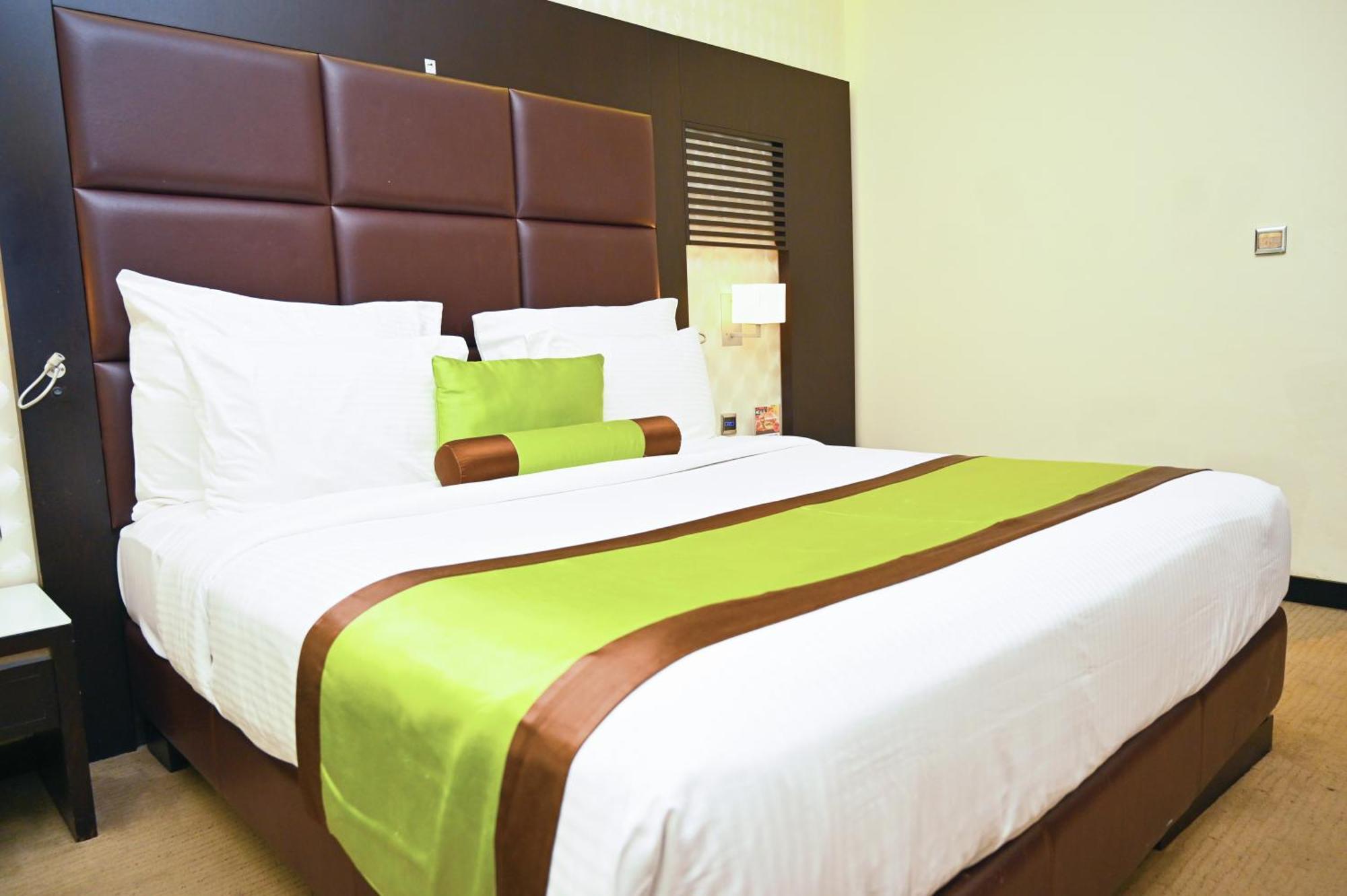ฮิวส์ บูติค โฮเต็ล Hotel ดูไบ ภายนอก รูปภาพ
